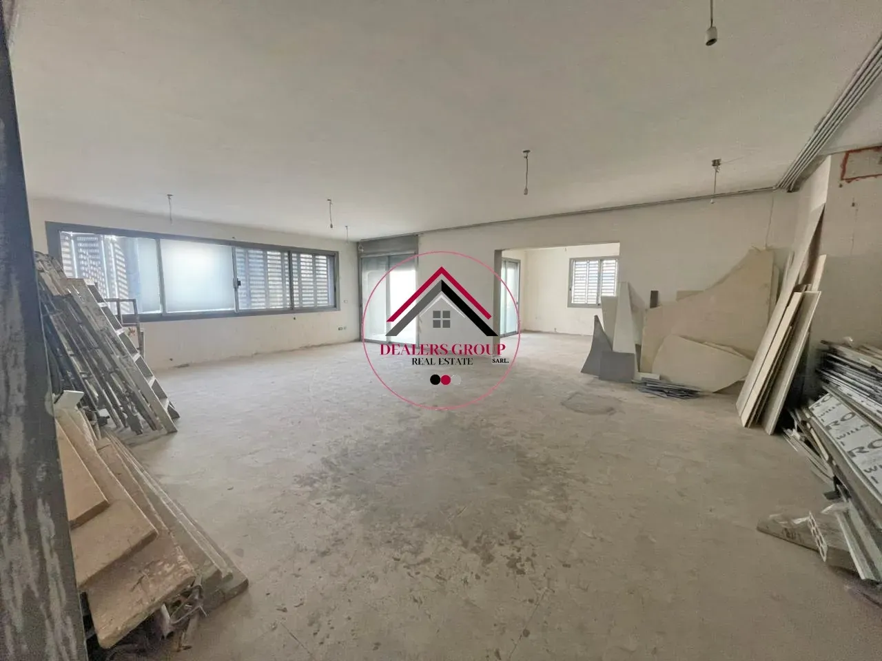 Prime Location Core & Shell Apartment for Sale in Downtown Beirut — الصورة 2