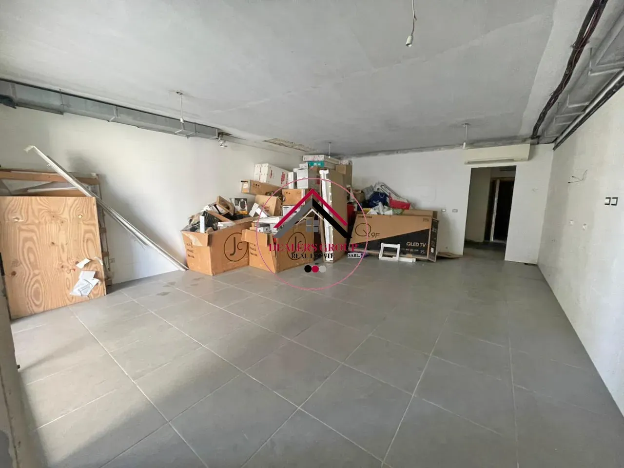 Prime Location Core & Shell Apartment for Sale in Downtown Beirut — الصورة 5