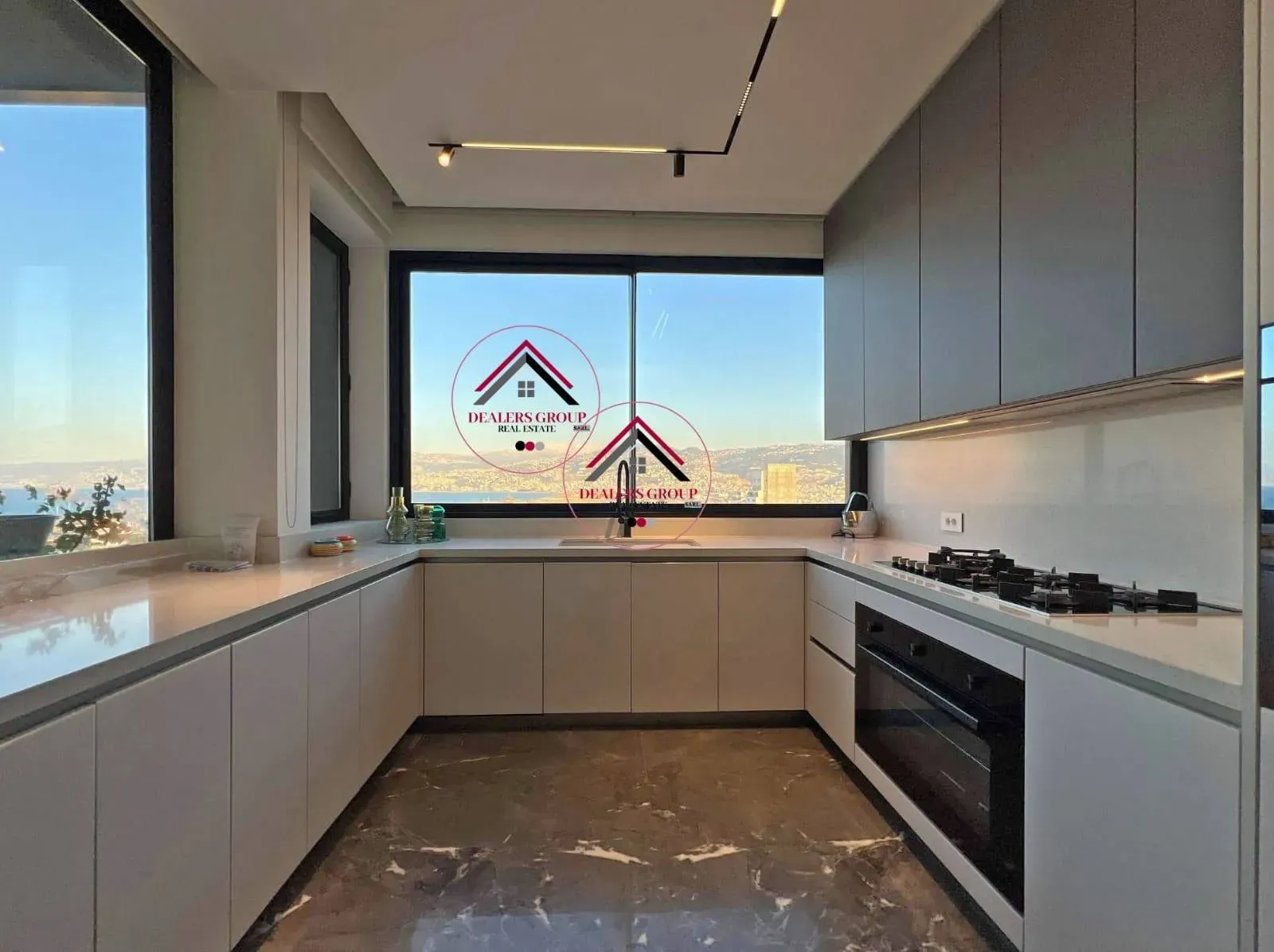 Prestigious Apartment with Panoramic Open Views for Sale in Achrafieh — photo 4