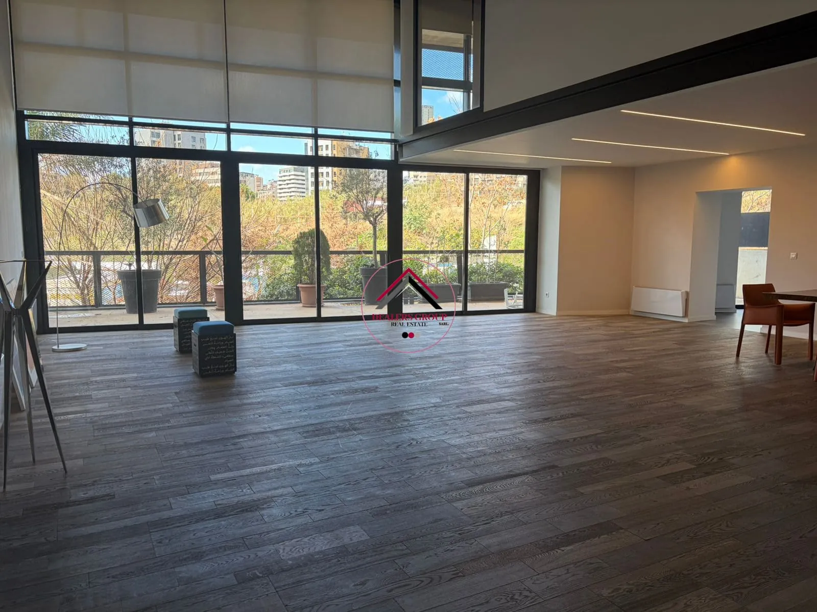 Double Height Ceiling Modern Loft for Sale in Achrafieh — الصورة 2