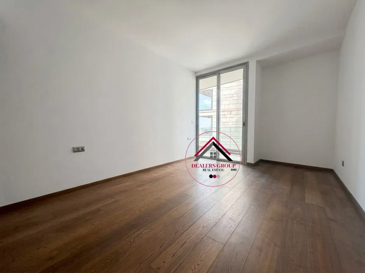 Deluxe Apartment with Part Sea View for Sale in Donwtown Beirut — photo 2