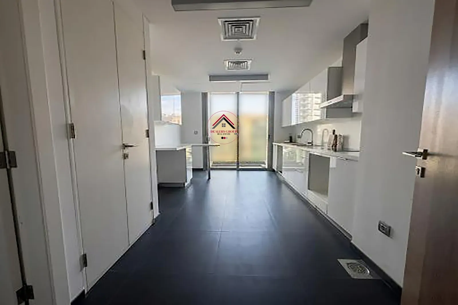 Deluxe Apartment with Part Sea View for Sale in Donwtown Beirut — photo 5