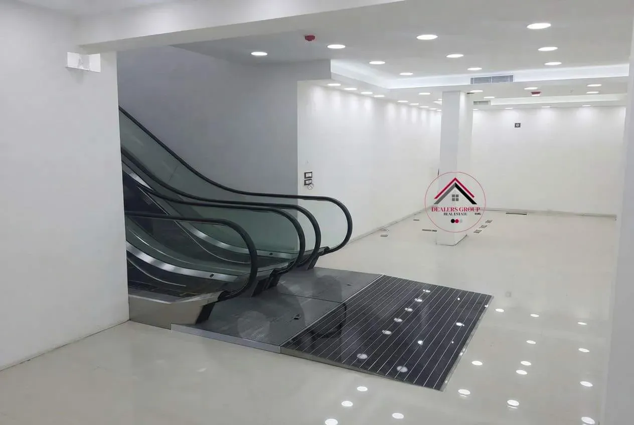 Premium Commercial Showroom for Sale in Hamra | Fully Equipped — الصورة 2