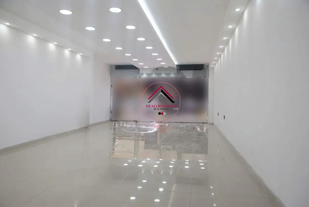 Premium Commercial Showroom for Sale in Hamra | Fully Equipped — الصورة 5