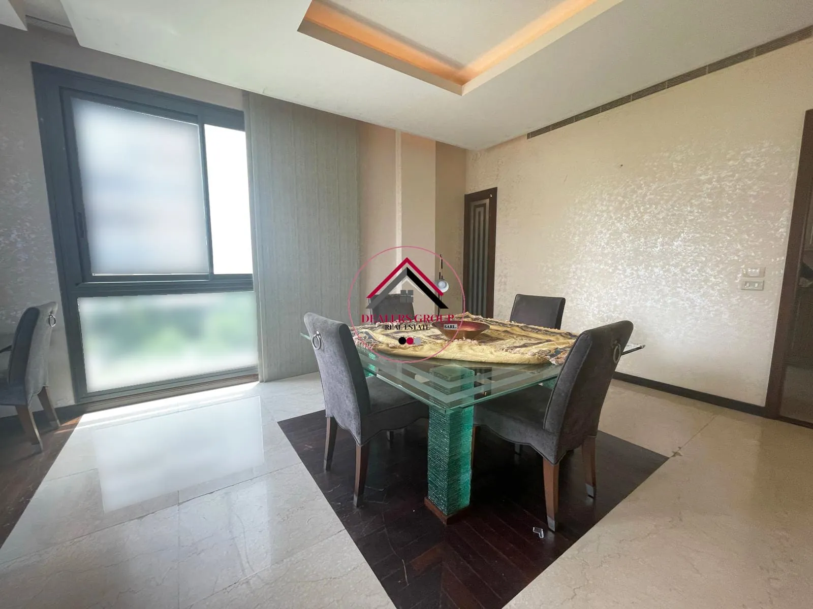 Deluxe Apartment for Sale in Ain el Mreisseh in a prime location — photo 4