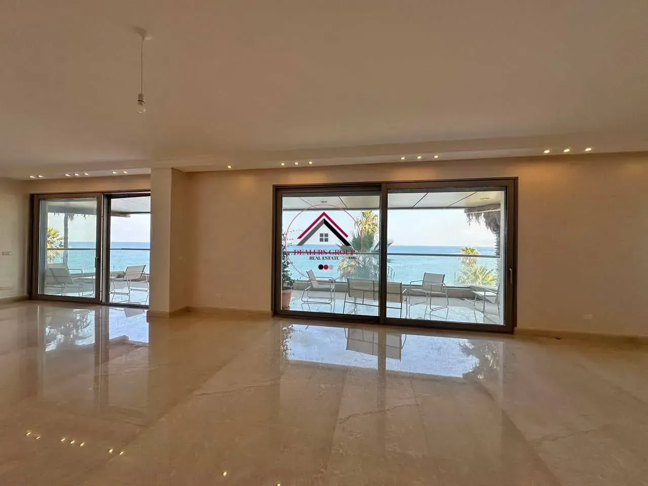 Luxury Seafront Residence with Panoramic Sea Views in Ain El Mreisseh — photo 4