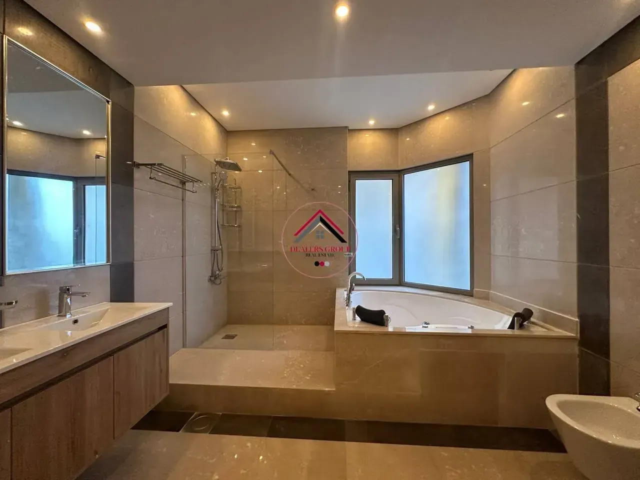 Luxury Seafront Residence with Panoramic Sea Views in Ain El Mreisseh — photo 5