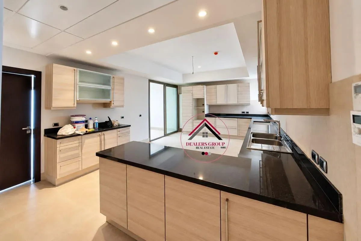 Sea View Deluxe Apartment for Sale in Clemenceau — photo 2
