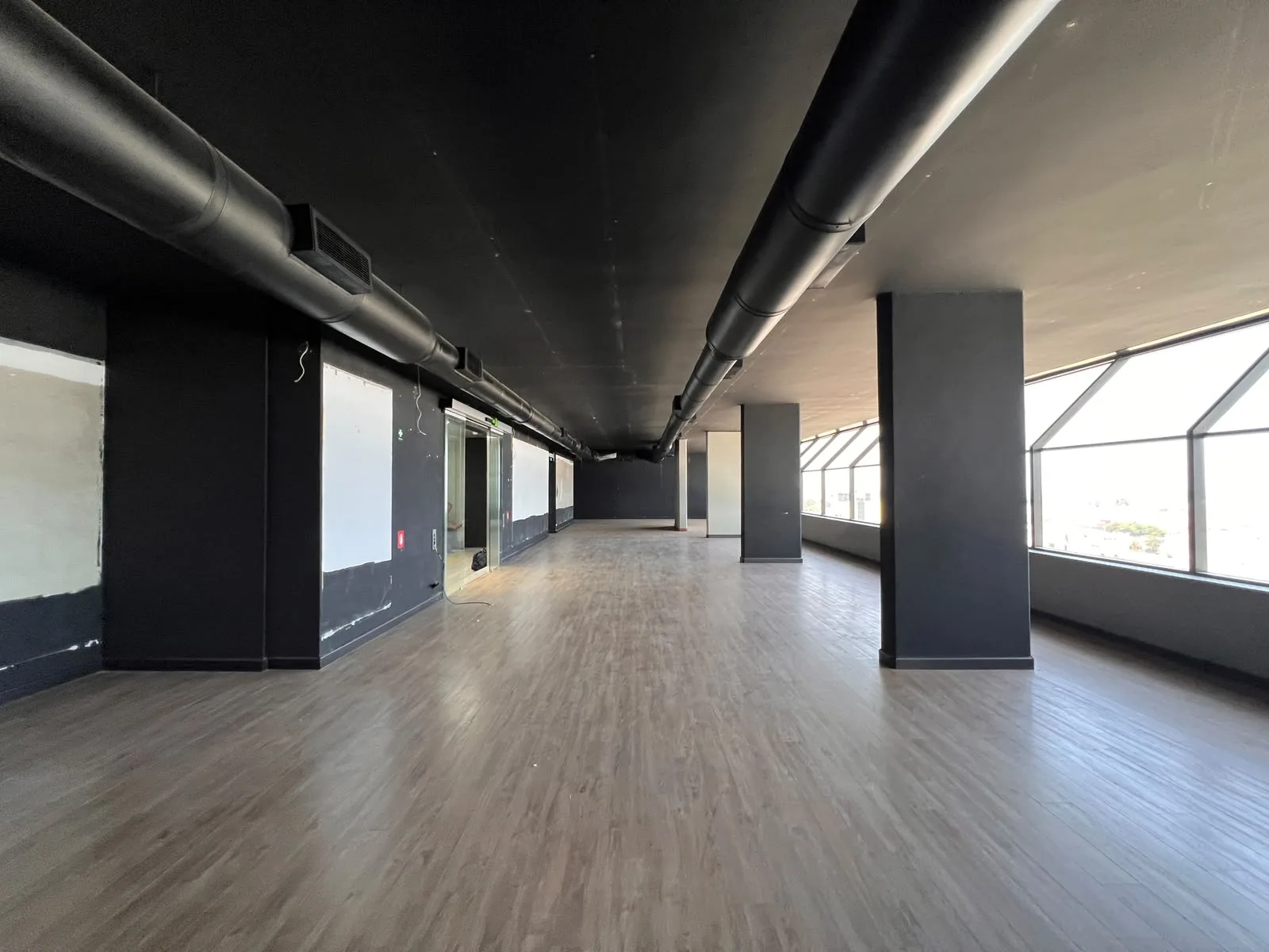 Office for rent in Gemmayzeh — الصورة 3