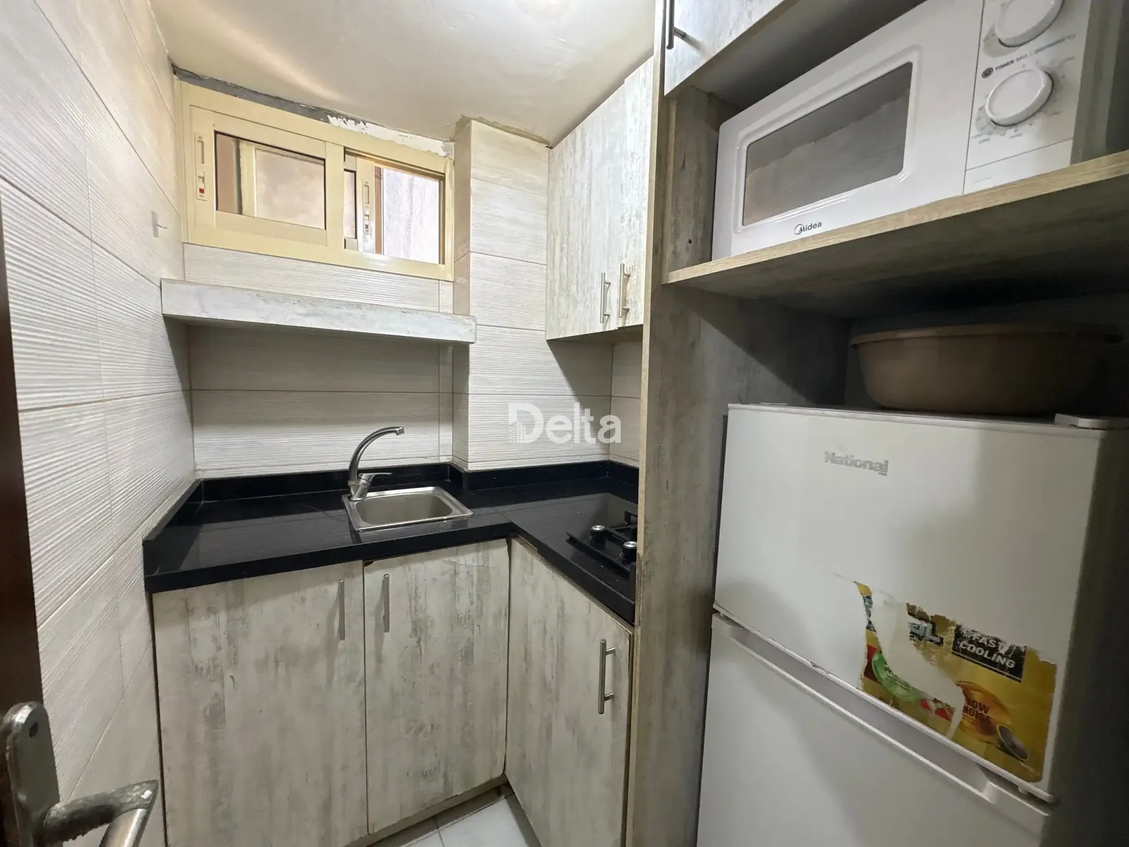 Apartment for Rent in Koraytem, Beirut / 2 BR — الصورة 3