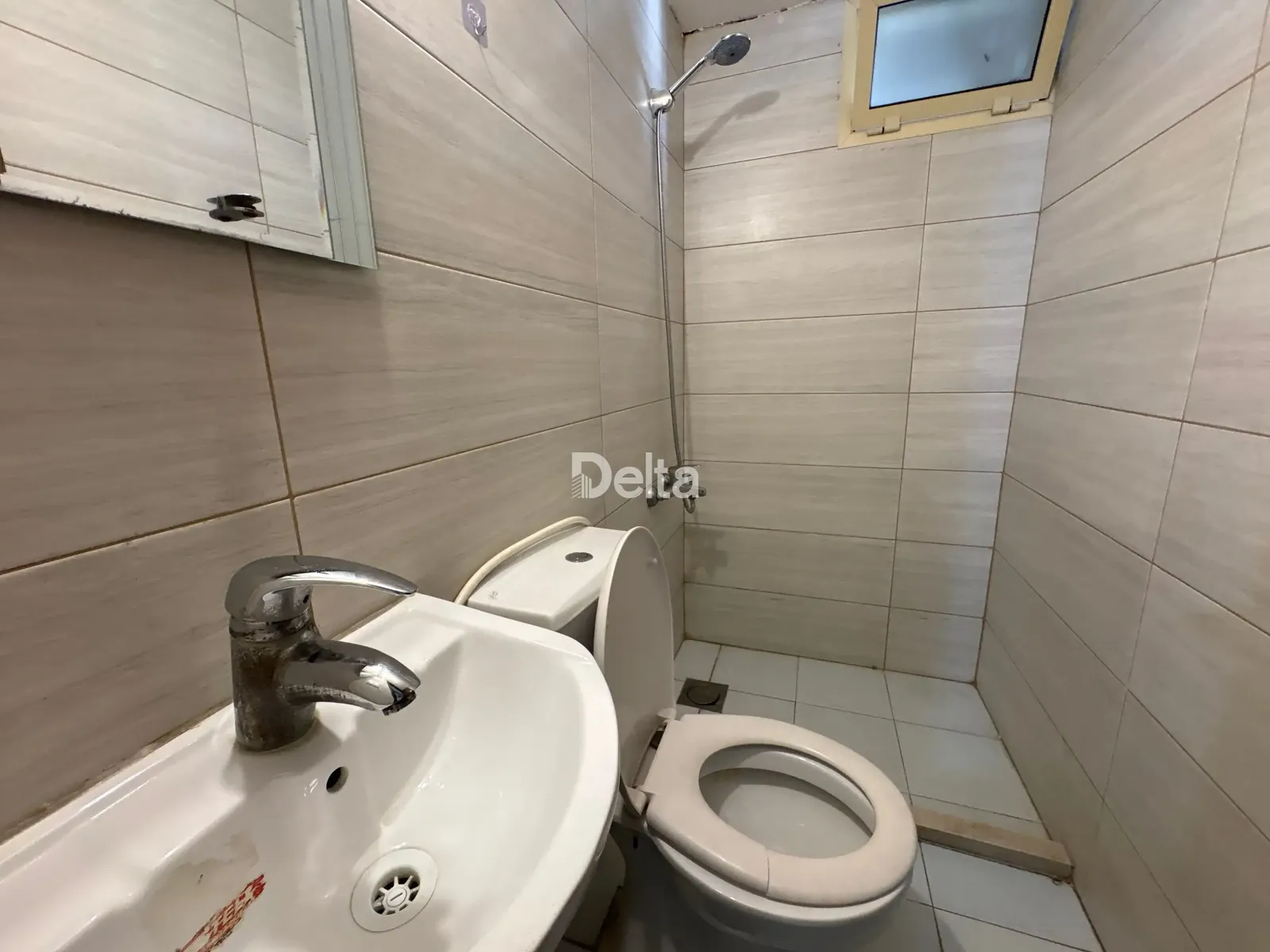 Apartment for Rent in Koraytem, Beirut / 2 BR — الصورة 4