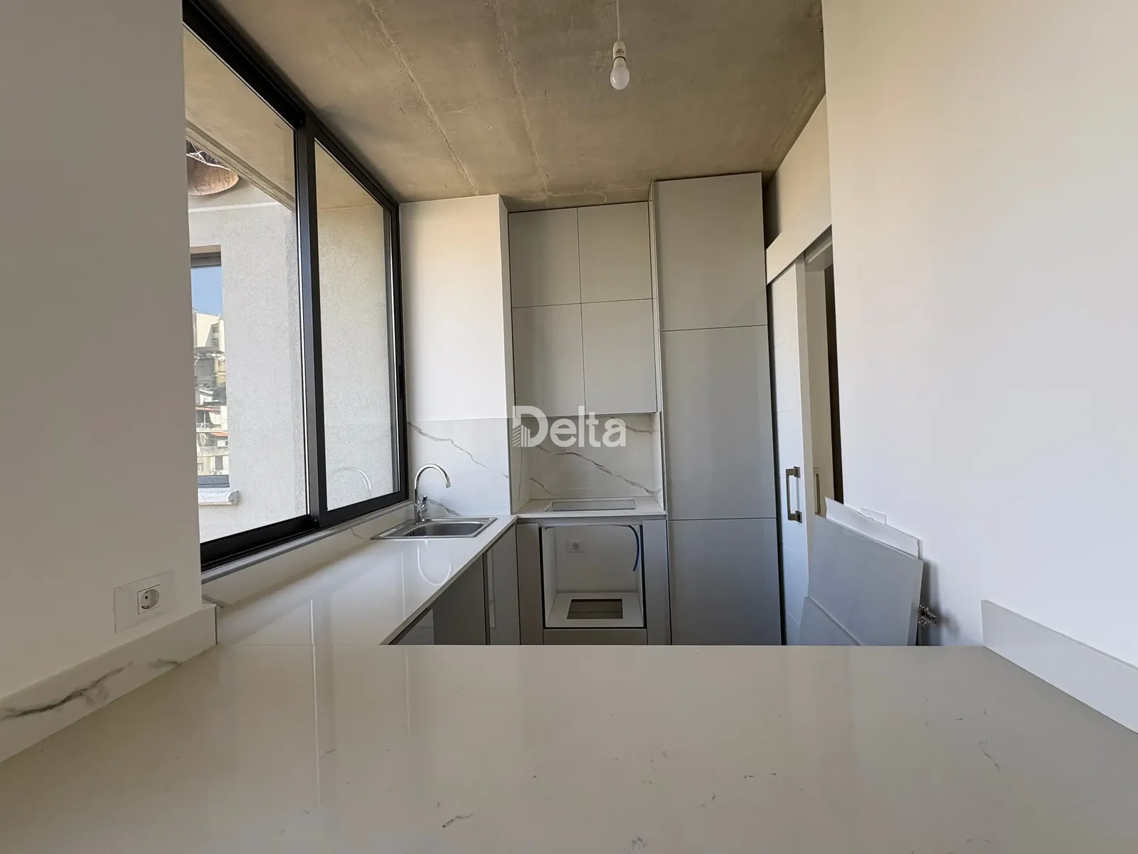 Apartment for Rent in Spears, Beirut – 2 BR, 110 sqm, Private Entrance & Sea View — الصورة 4