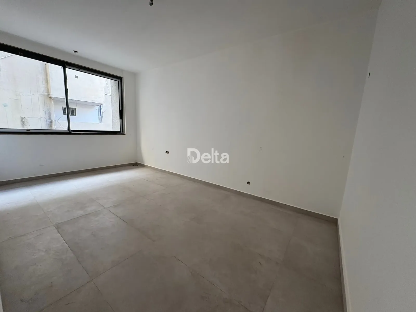 Apartment for Sale in Al Zarif, Beirut – 3 BR, 130 sqm, Near Supermarkets & Near Public Transport — photo 4