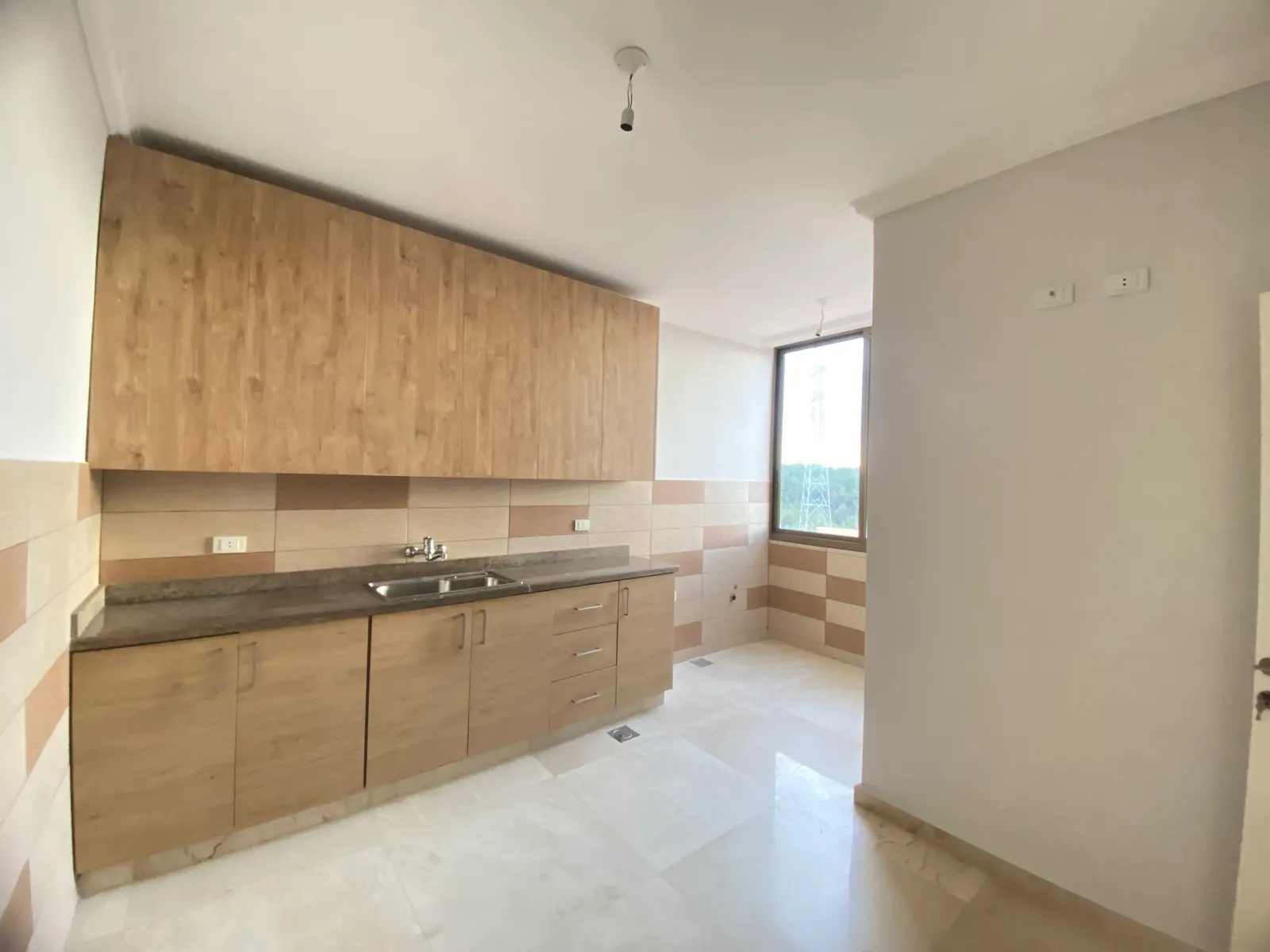 Apartment for Sale in Dawhet Aaramoun, Aley – 2 BR, 157 sqm, Mountain View & Affordable — الصورة 2