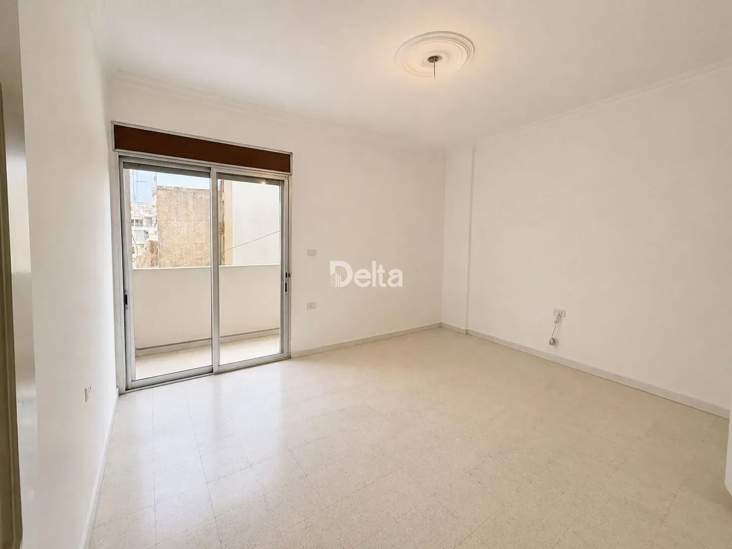 Apartment for Rent in Aicha Bakkar, Beirut / 3 BR — الصورة 2