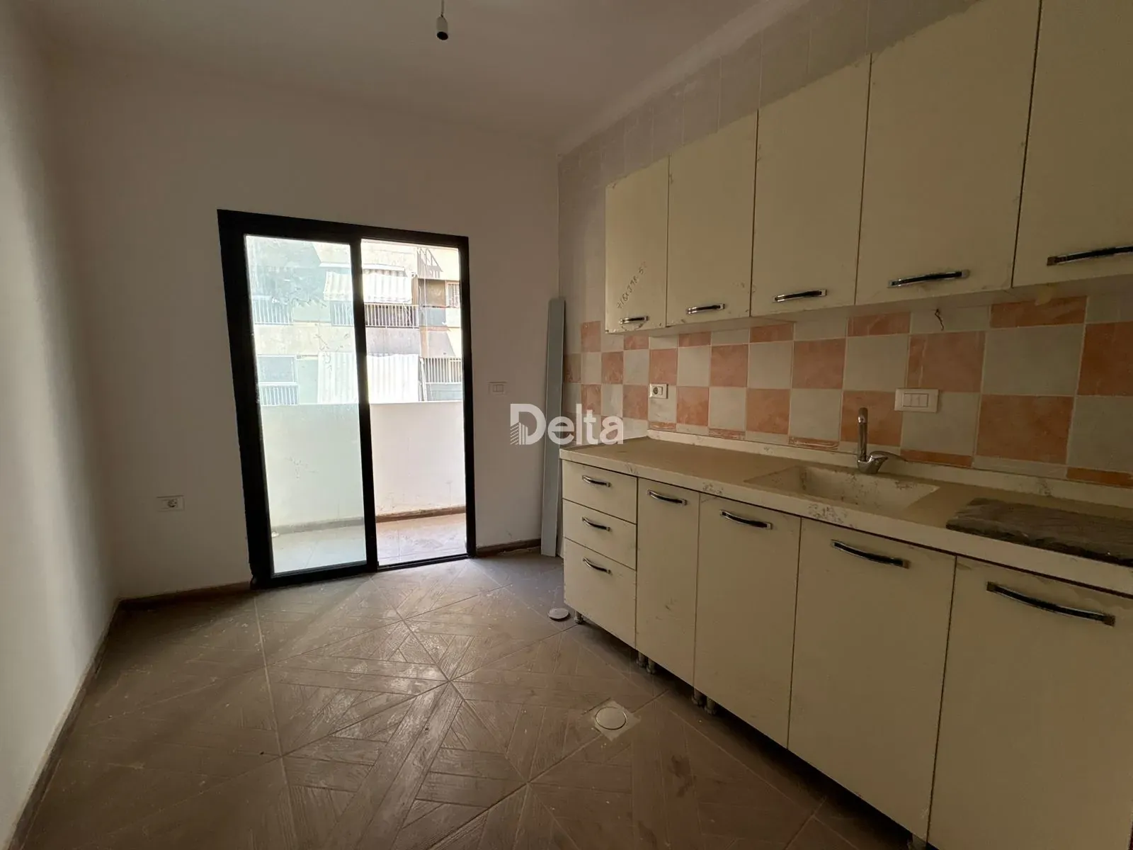 Apartment for Sale in Ras Al Nabaa, Beirut / 3BR — photo 2