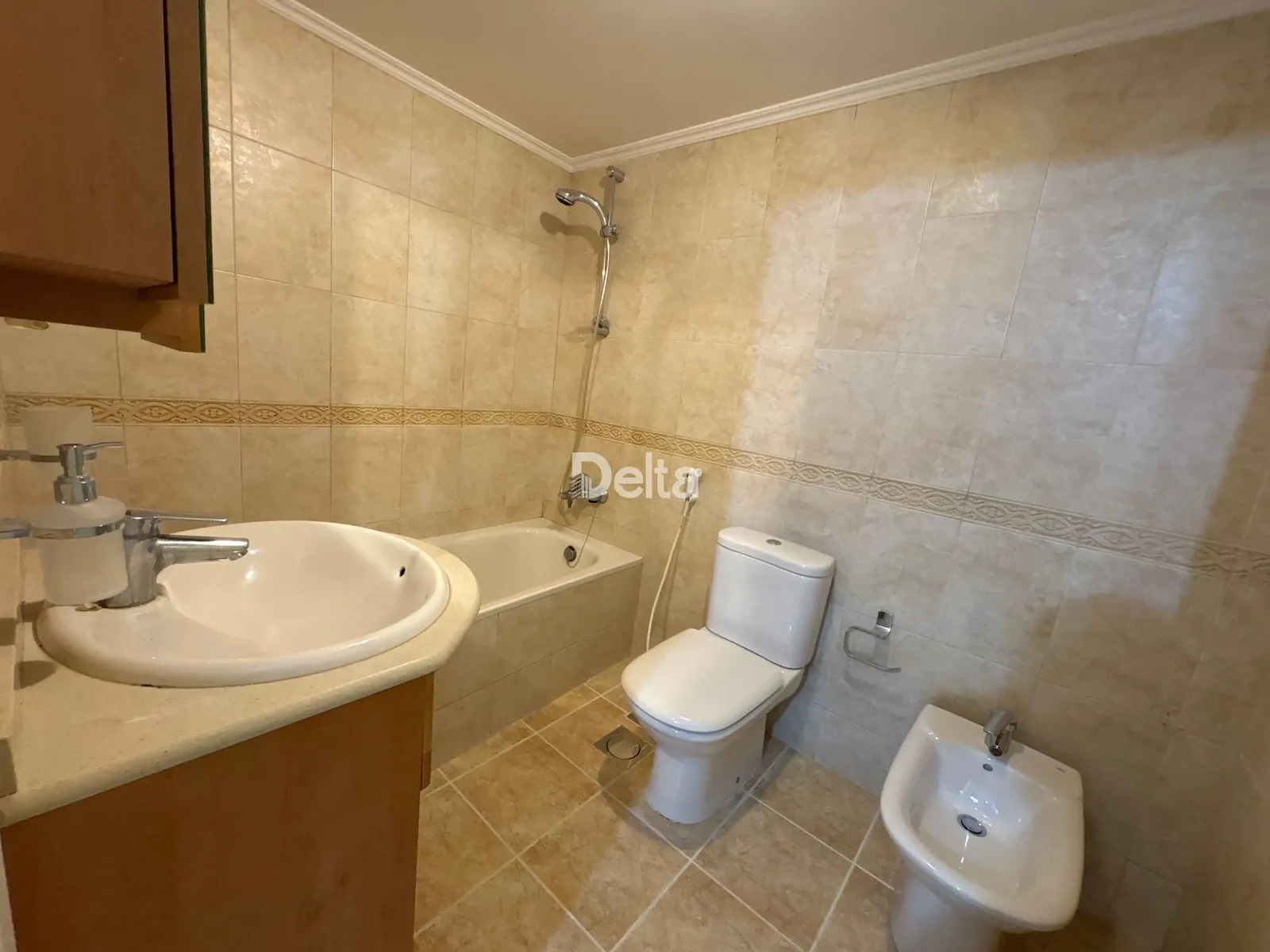 Apartment for Sale in Al Zarif, Beirut – 3 BR, 167 sqm, High Ceiling & Prime Location — photo 3