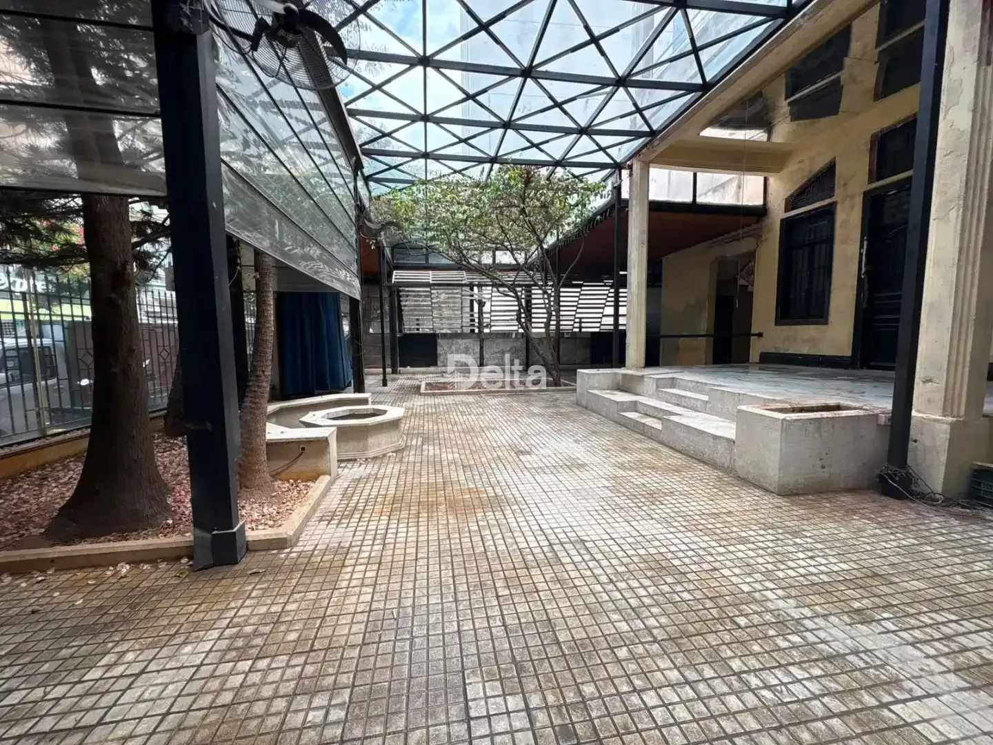 Commercial Space for Rent in Badaro, Beirut – 340 sqm — الصورة 2