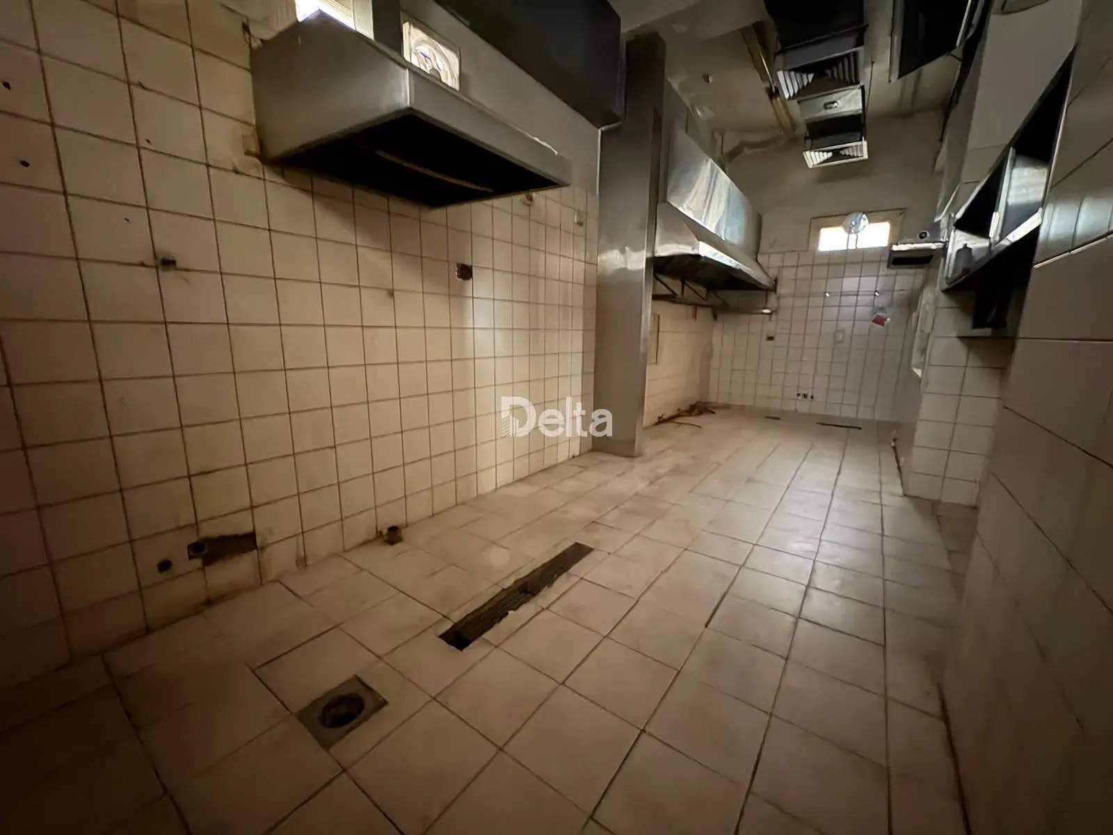 Commercial Space for Rent in Badaro, Beirut – 340 sqm — الصورة 4
