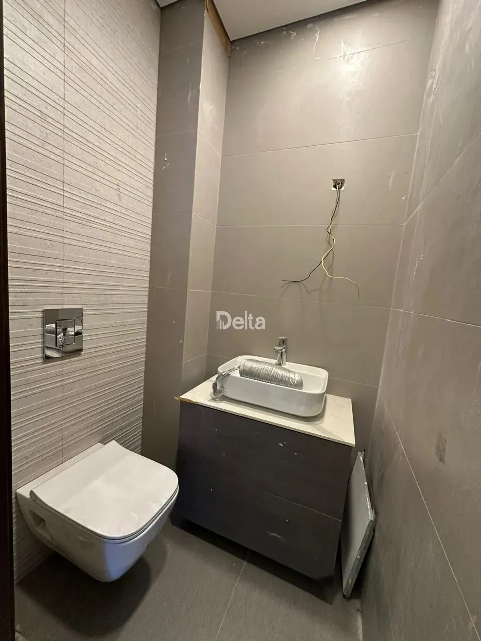Apartment for Sale in Spears, Beirut – 3 BR, 225 sqm, Garden & Central A/C & heating — photo 2