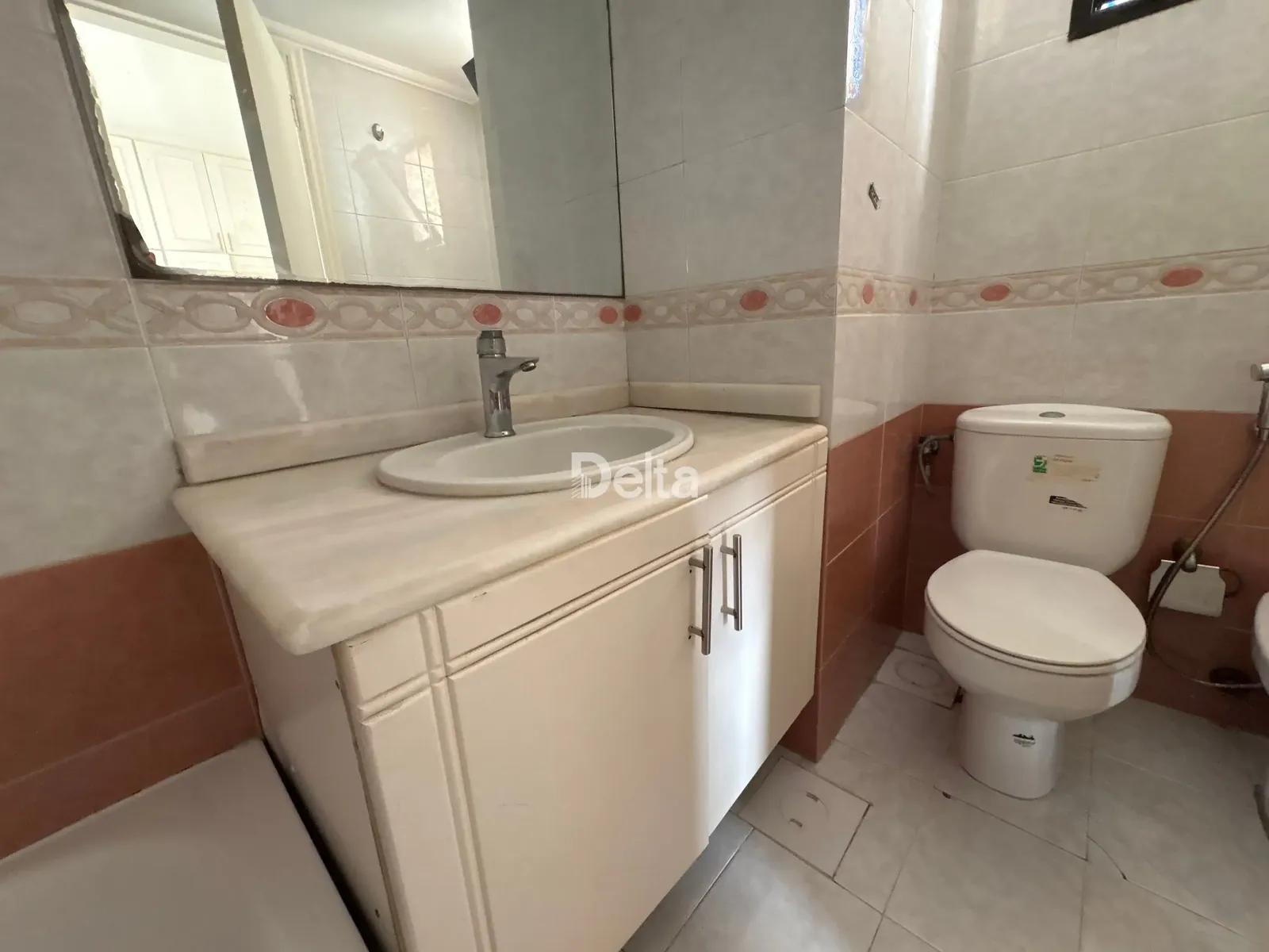 Apartment for Sale in Karakon Druze, Beirut / 3BR — photo 4