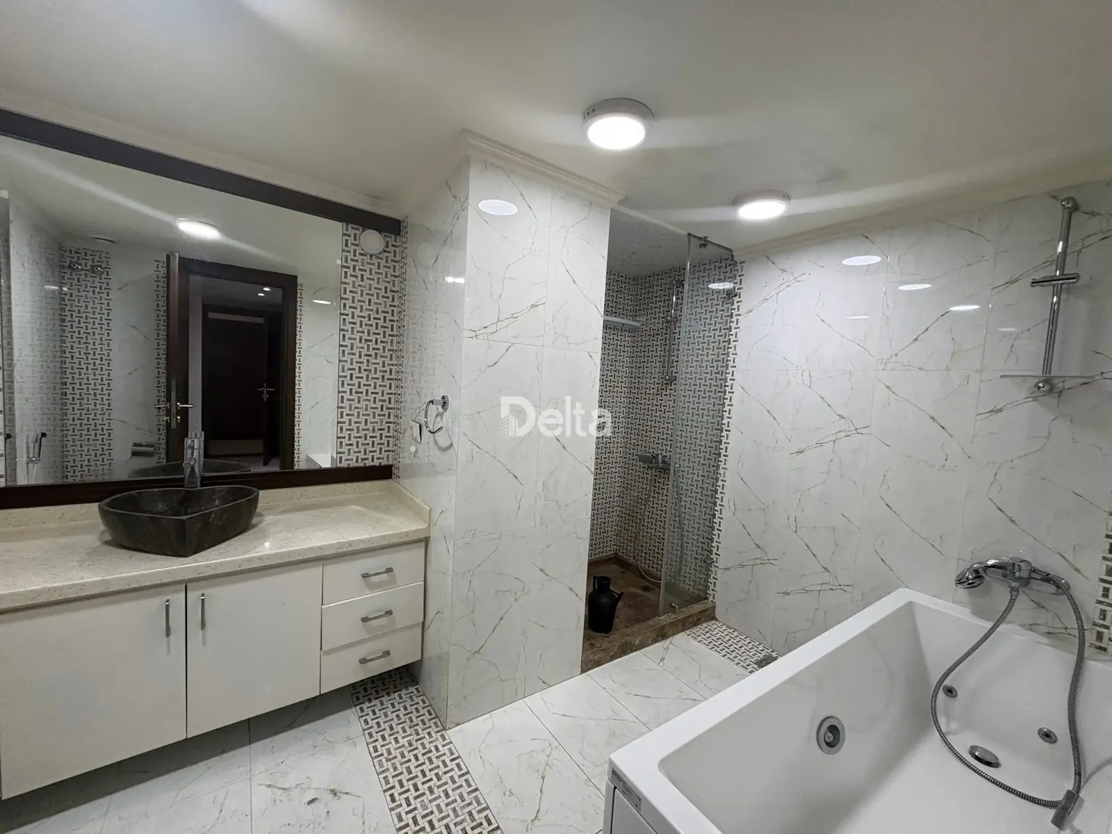 Apartment for Rent in Al Zarif, Beirut / 3 BR — photo 3