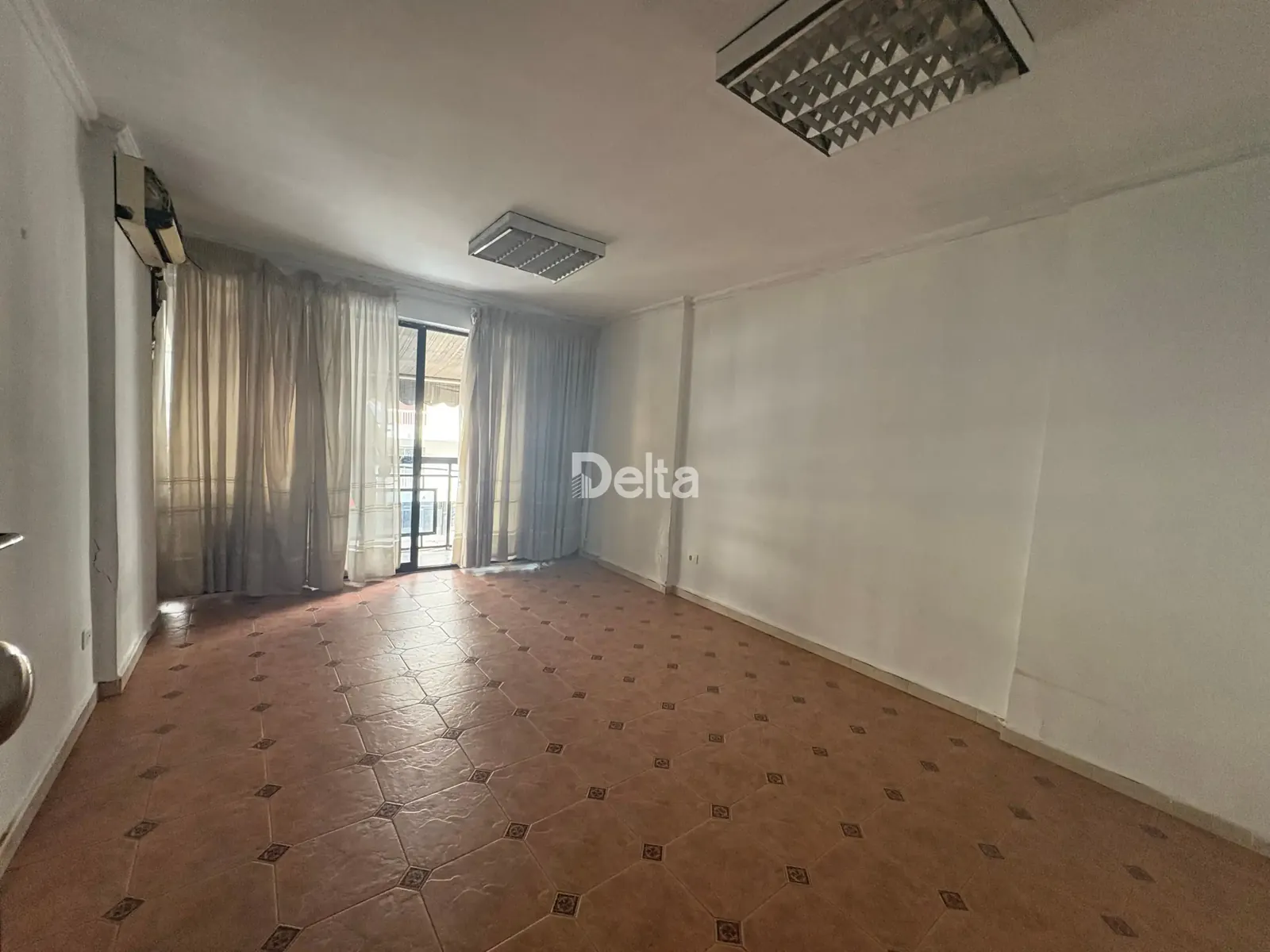 Office for Rent in Aicha Bakkar, Beirut — الصورة 2