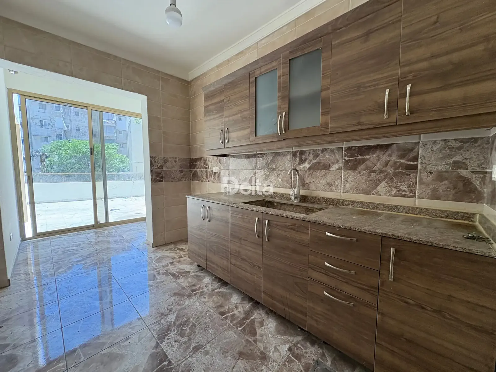 Apartment for Rent in Aicha Bakkar, Beirut / 2 BR — الصورة 5