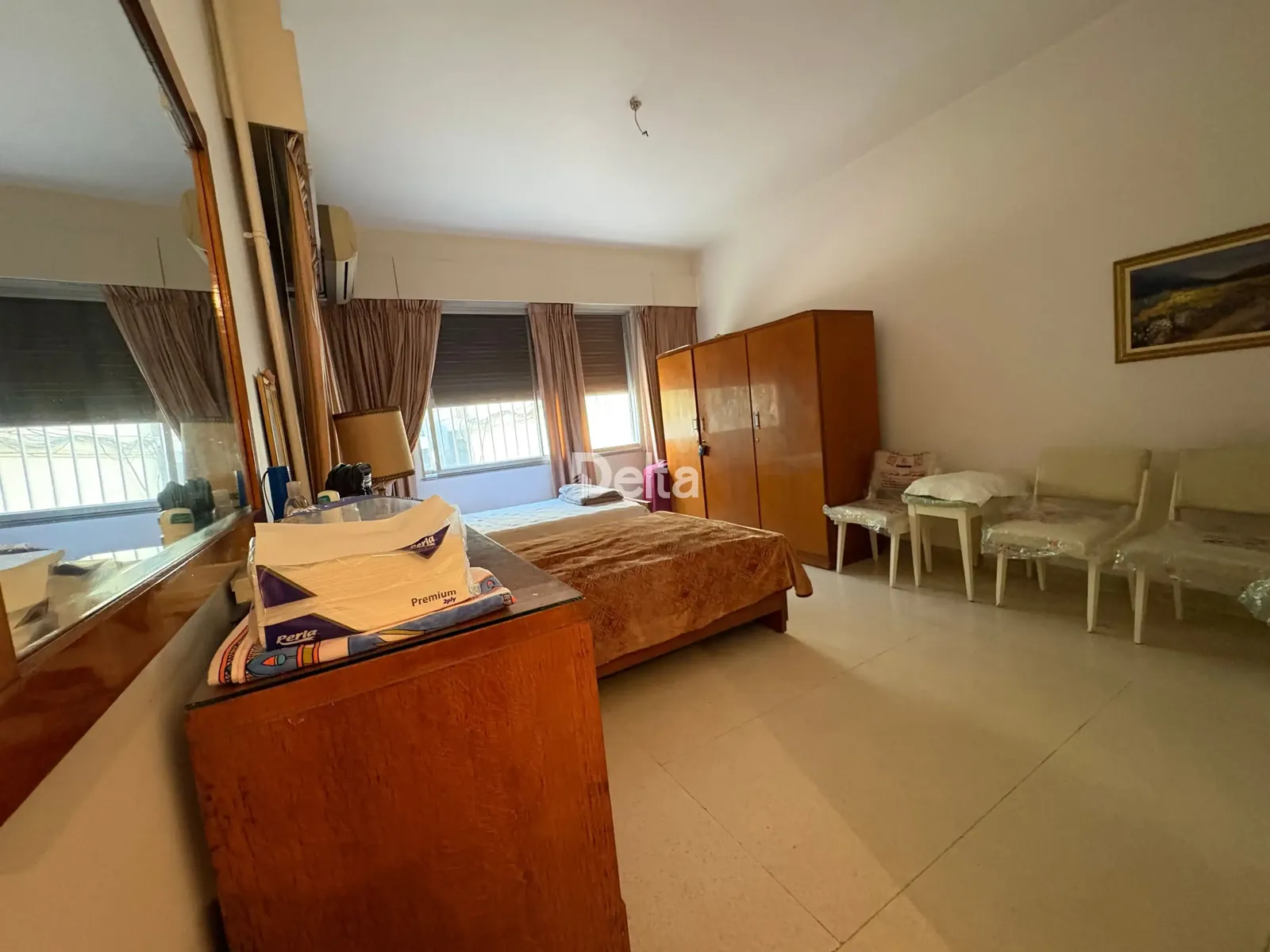 Apartment for Sale in Hamra, Beirut – 3 BR, 200 sqm, Private Entrance & High Ceiling — photo 2