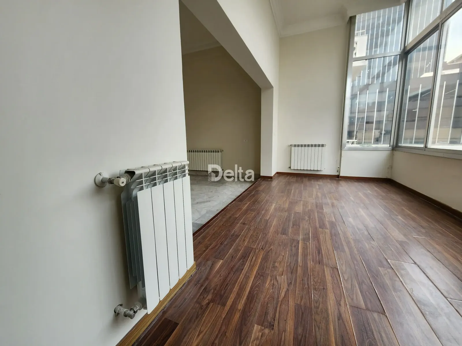 Apartment for Rent in Hamra, Beirut – 2 BR, 150 sqm, Prime Location & Quiet Neighborhood — الصورة 2