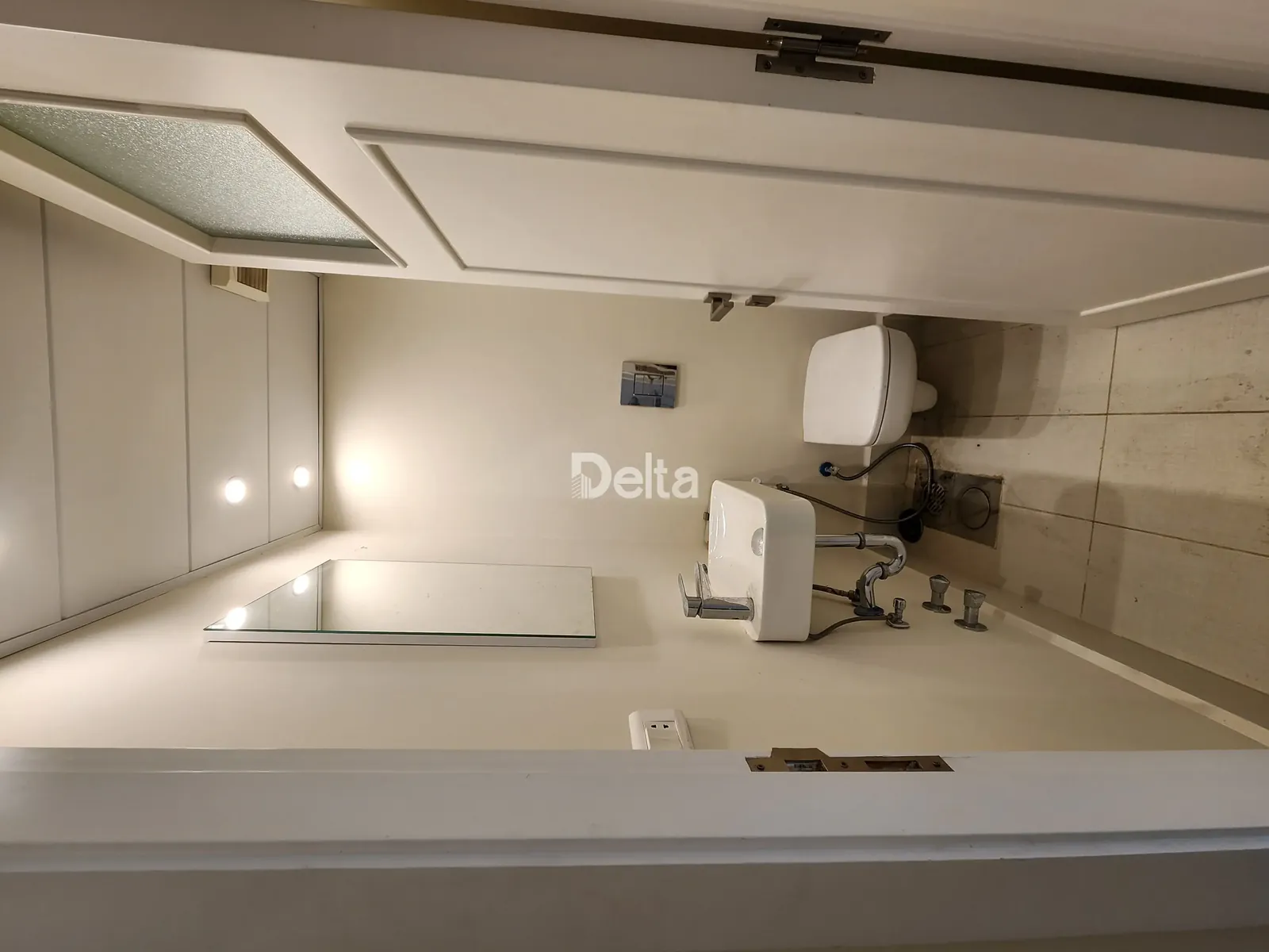 Apartment for Rent in Hamra, Beirut – 2 BR, 150 sqm, Prime Location & Quiet Neighborhood — الصورة 5