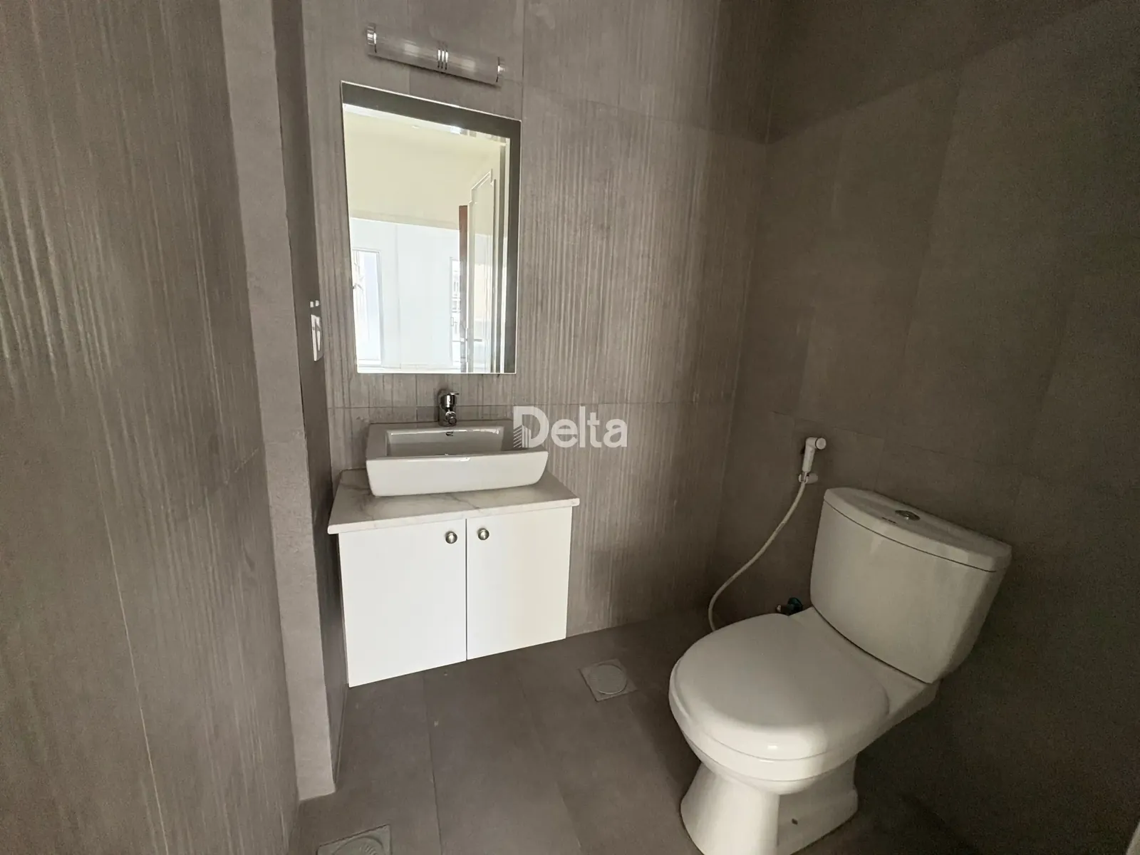 Apartment for Rent in Verdun, Beirut / 3 BR — الصورة 2