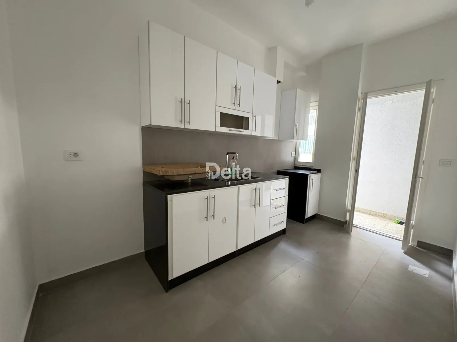Apartment for Rent in Verdun, Beirut / 3 BR — الصورة 3