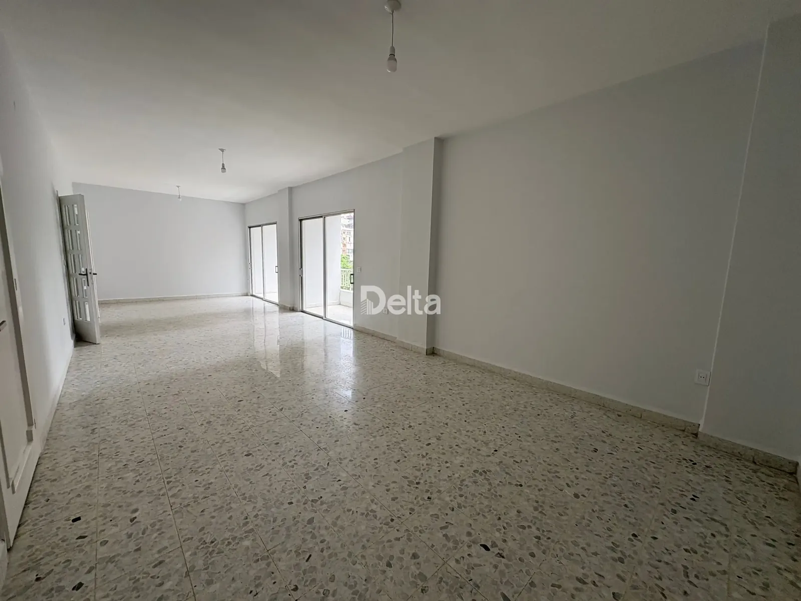 Apartment for Rent in Verdun, Beirut / 3 BR — الصورة 4