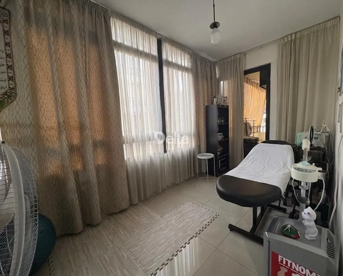 Apartment for Sale in Mar Elias, Beirut / 4BR — photo 2