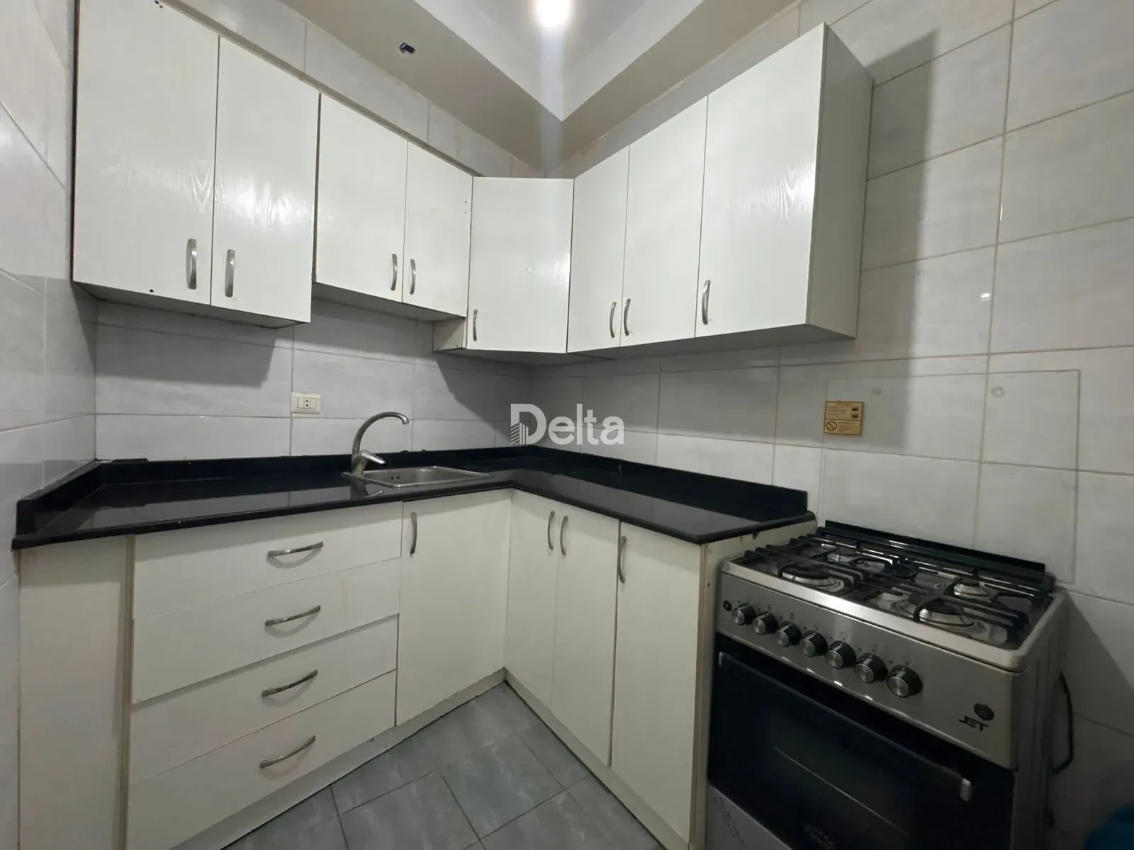 Apartment for Rent in Koraytem, Beirut / 2 BR — الصورة 4