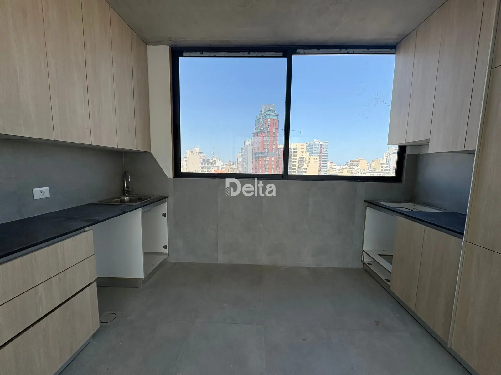 Apartment for Sale in Spears, Beirut – 2 BR, 105 sqm, Private Entrance & Sea View — photo 4