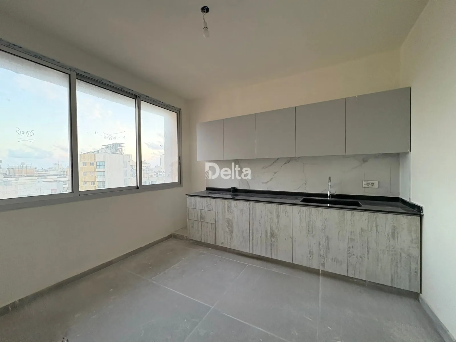 Apartment for Sale in Mar Elias, Beirut – 2 BR, 140 sqm, Prime Location & Near Supermarkets — photo 3