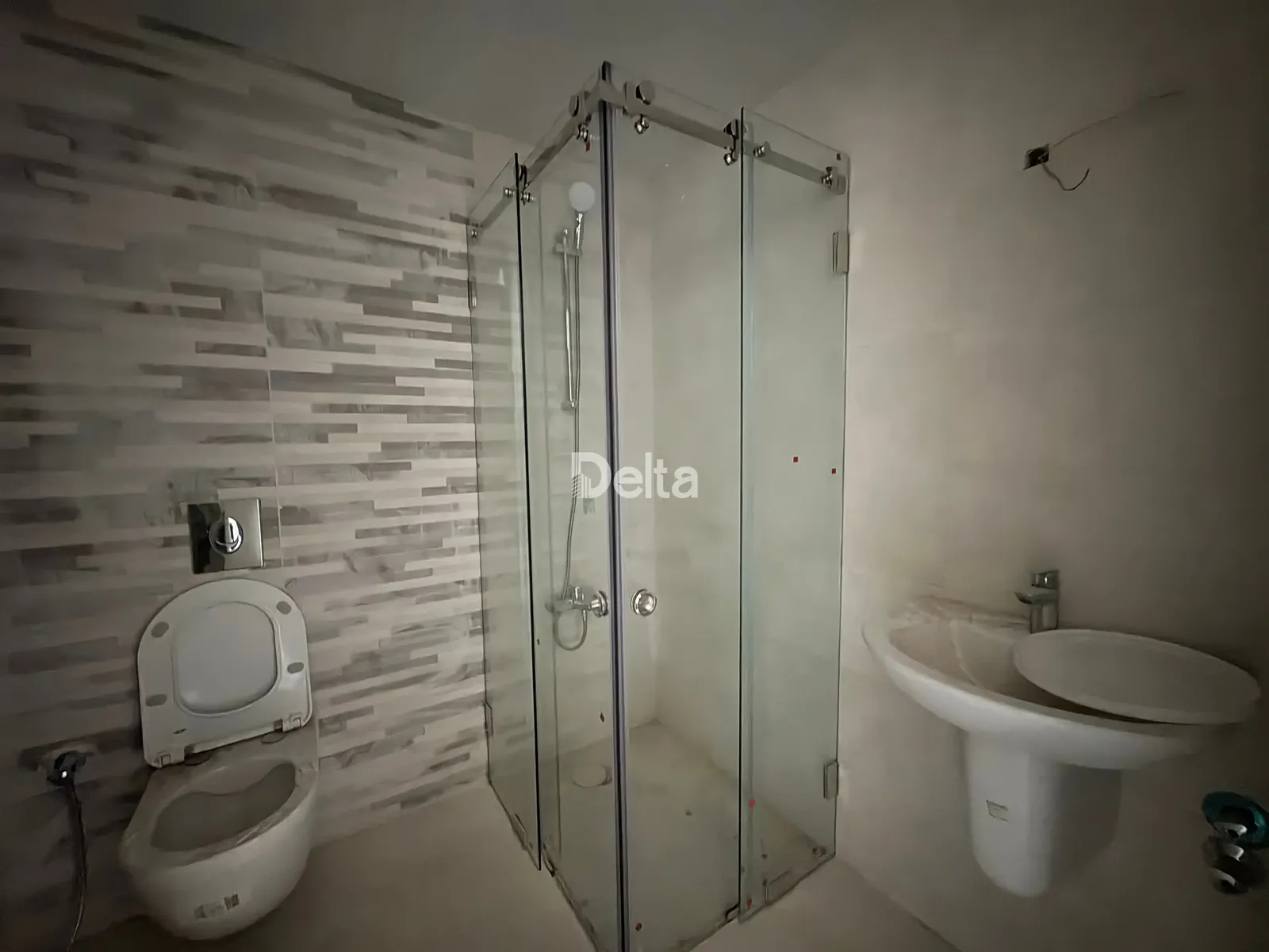 Apartment for Sale in Mar Elias, Beirut – 2 BR, 140 sqm, Prime Location & Near Supermarkets — photo 4