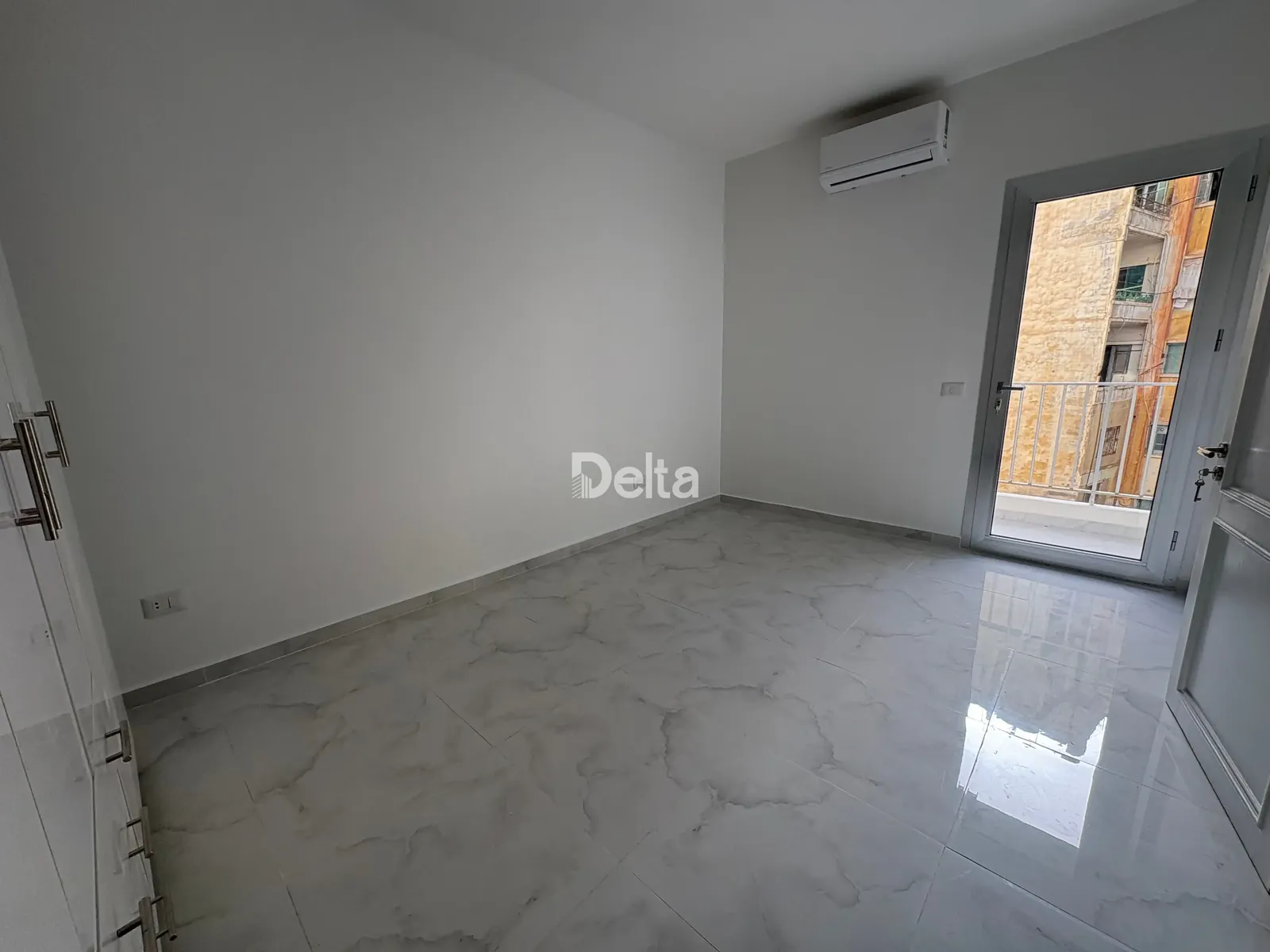 Apartment for Sale in Clemenceau, Beirut – 2 BR, 85 sqm, Private Entrance & High Ceiling — photo 2