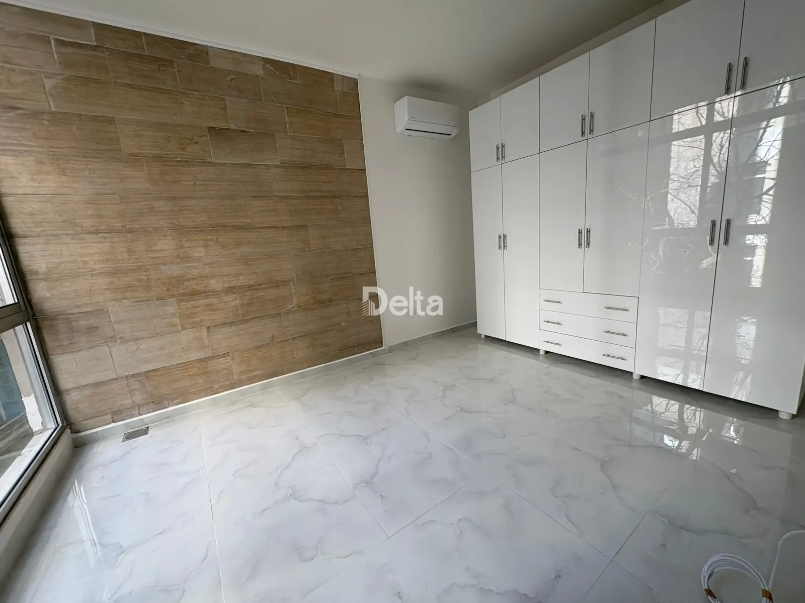 Apartment for Sale in Clemenceau, Beirut – 2 BR, 85 sqm, Private Entrance & High Ceiling — photo 3