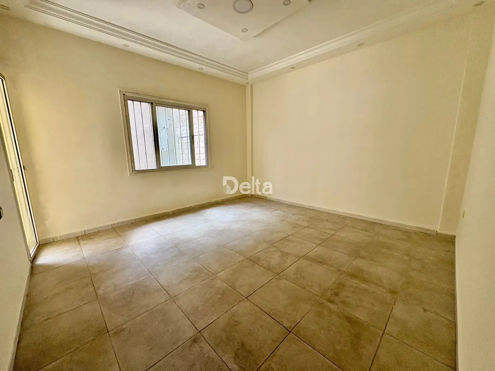 Apartment for Rent in Hamra, Beirut / 2 BR — الصورة 3