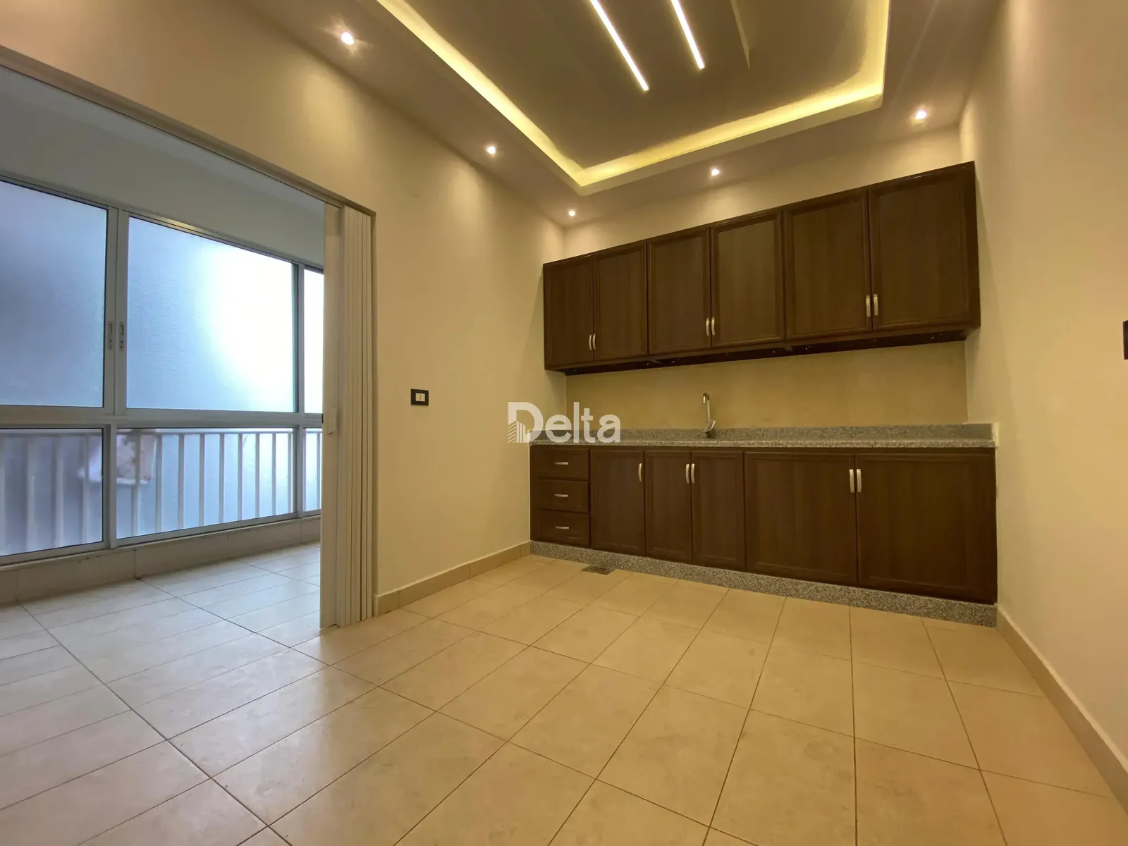 Apartment for Sale in Rawche, Beirut – 2 BR, 150 sqm, Prime Location & Near Supermarkets — الصورة 2
