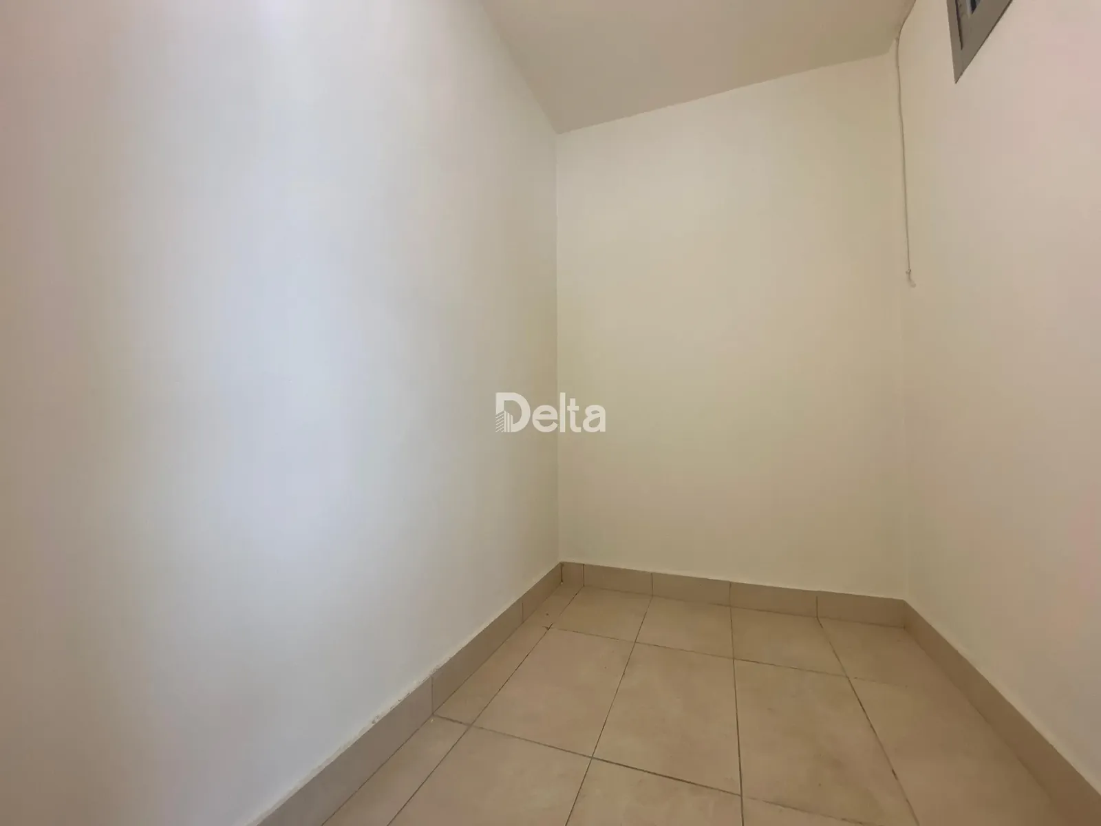 Apartment for Sale in Rawche, Beirut – 2 BR, 150 sqm, Prime Location & Near Supermarkets — الصورة 5