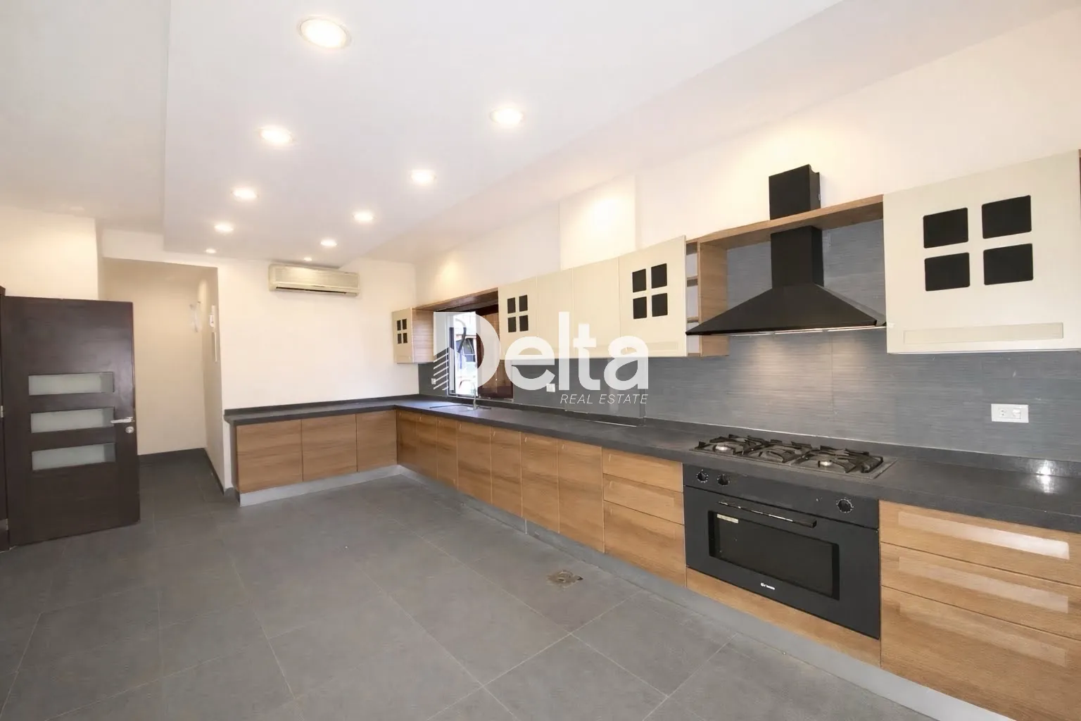 Apartment for Sale in Dawhet Aaramoun, Aley – 3 BR, 310 sqm, Sea View & City View — photo 2