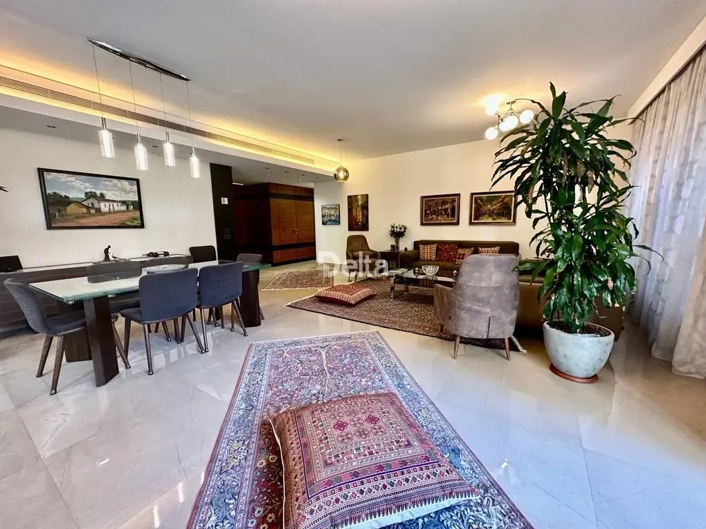 Apartment for Sale in Sanayeh, Beirut / 3BR — photo 2