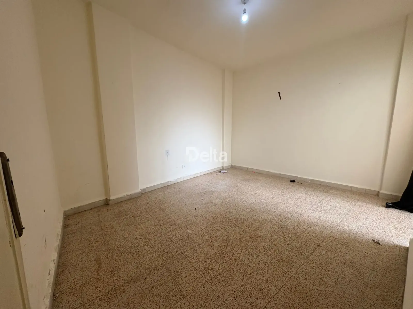 Apartment for Rent in Ras Al Nabaa, Beirut – 2 BR, 130 sqm, Near Supermarkets & Near Public Transport — الصورة 4