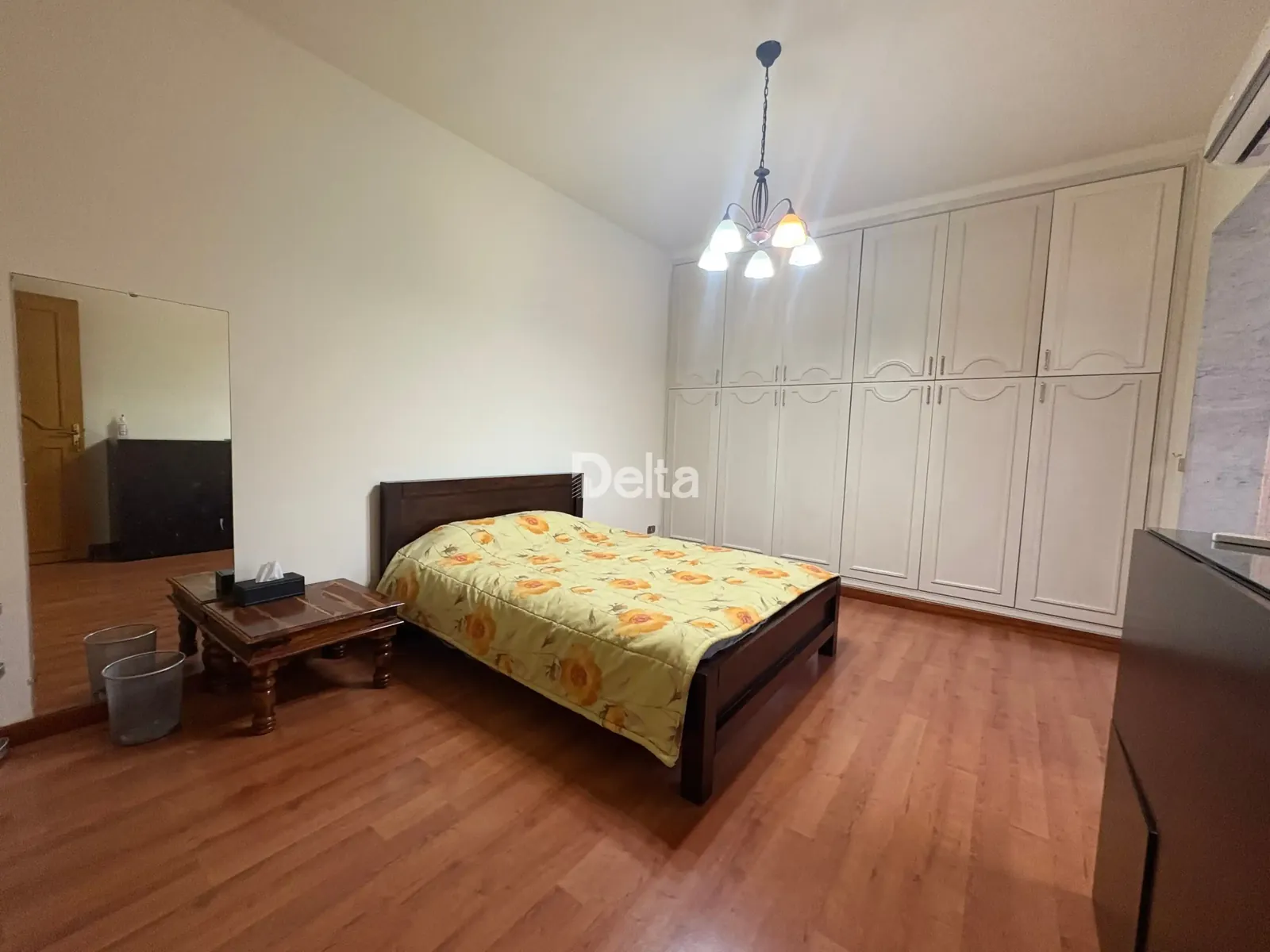 Apartment for Rent in Hamra, Beirut / 3 BR — الصورة 2