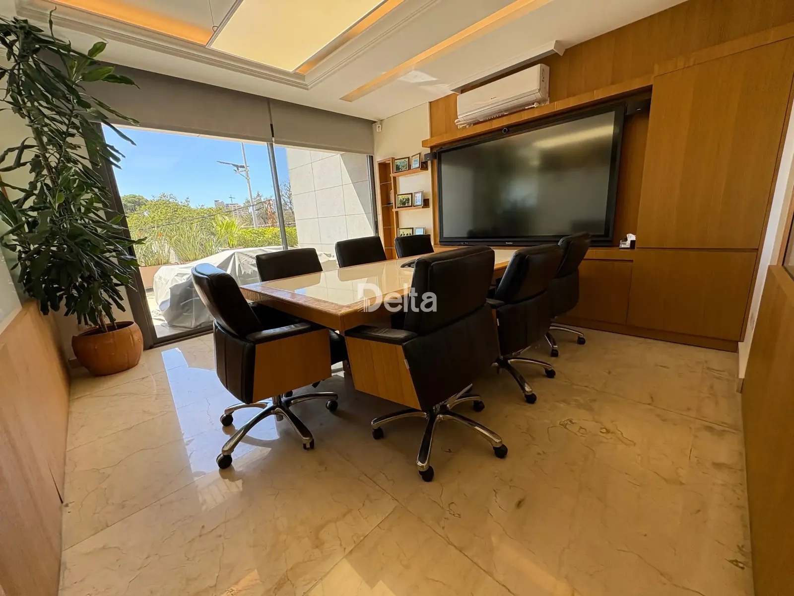 Apartment for Sale in Badaro, Beirut – 3 BR, 340 sqm, Private Entrance & Sea View — الصورة 2