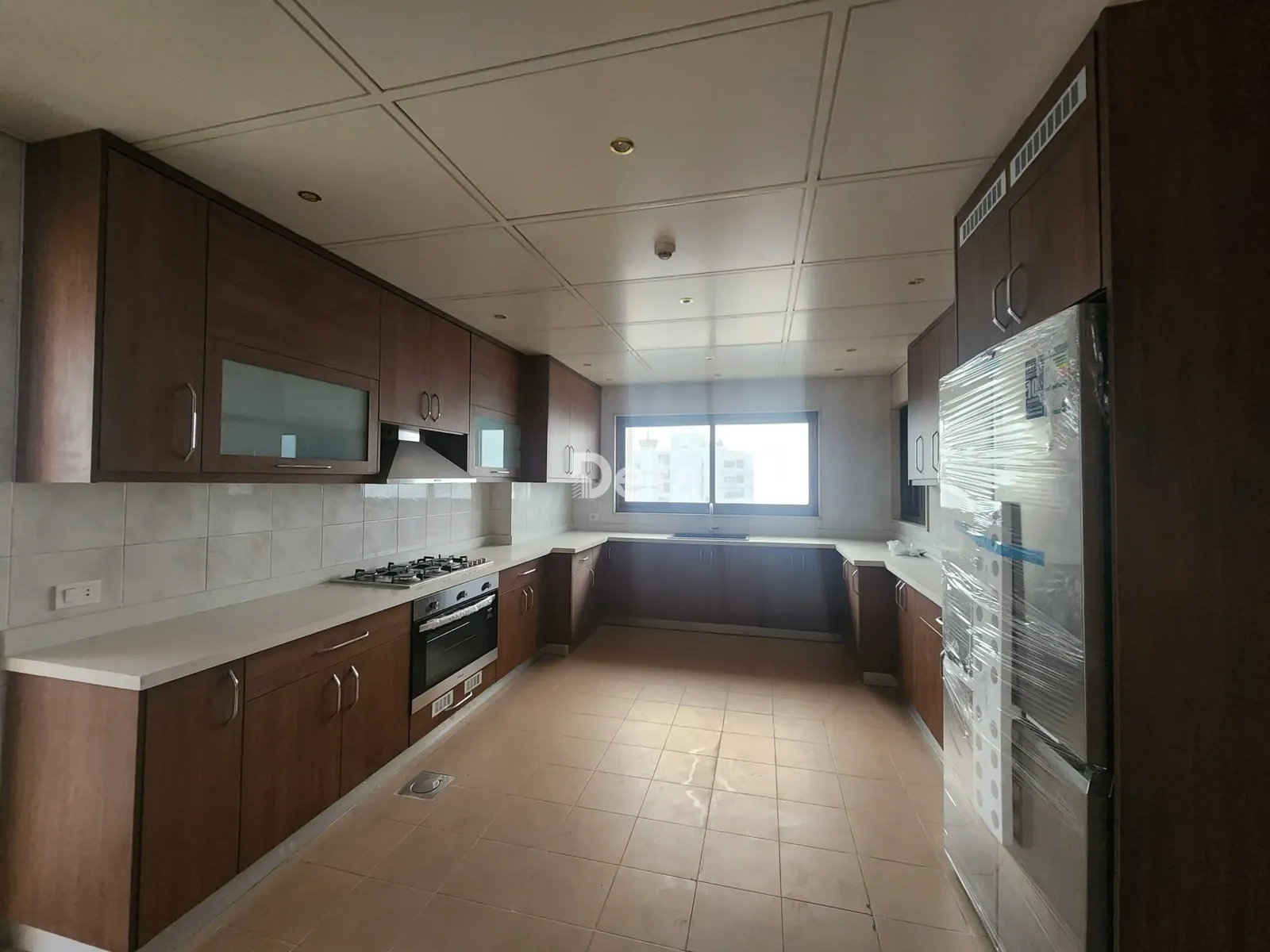 Apartment for Rent in Hamra, Beirut – 5 BR, 480 sqm, Sea View & Prime Location — الصورة 4